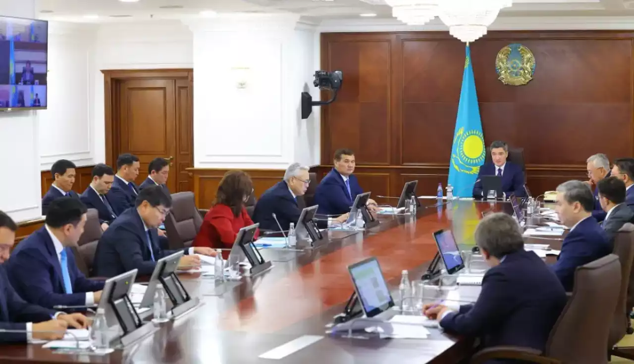 Мектептер мен ауруханалар 1 қыркүйекке дейін жылыту маусымына дайын болуға тиіс - Бектенов
