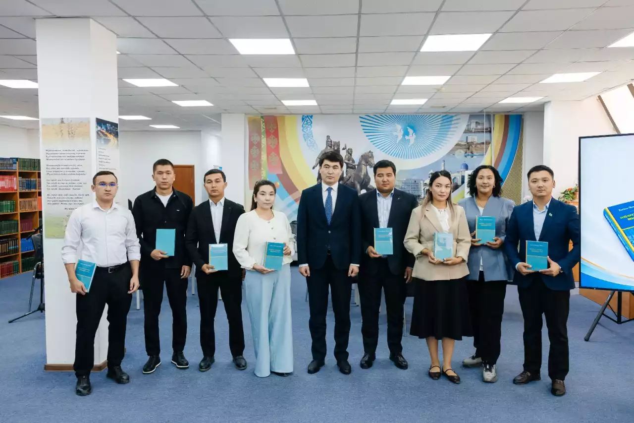 Атыраулық жастарға Президенттің кітабы тарту етілді