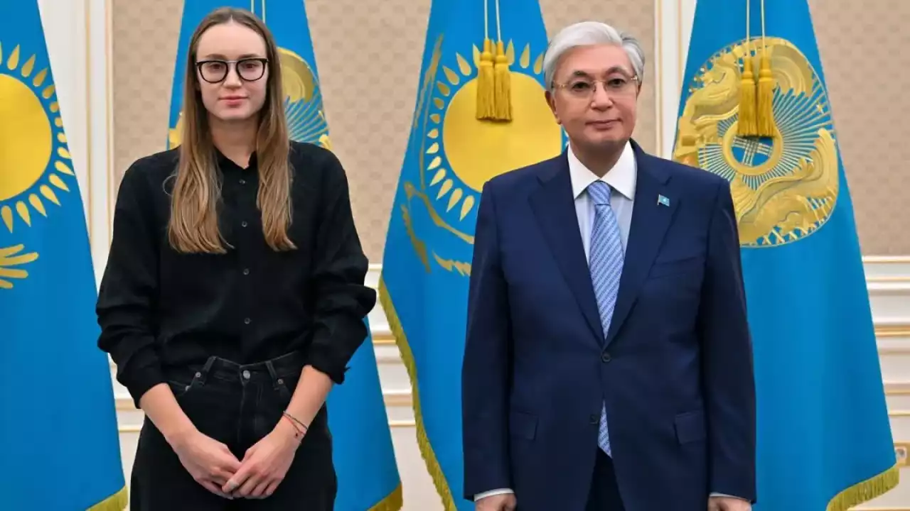 Тоқаев әлемнің бірінші ракеткасы Елена Рыбакинаны III дәрежелі "Барыс" орденімен марапаттады