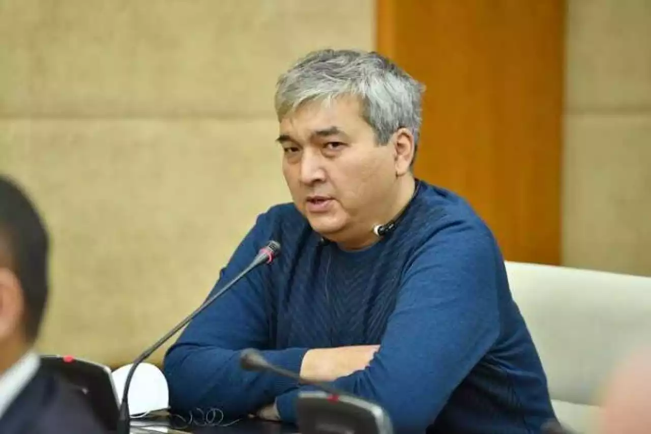 «Қазақстанға Ресеймен де, Украинамен де қарым-қатынас маңызды»: Данияр Әшімбаев Тоқаевтың ұстанымына талдау жасады