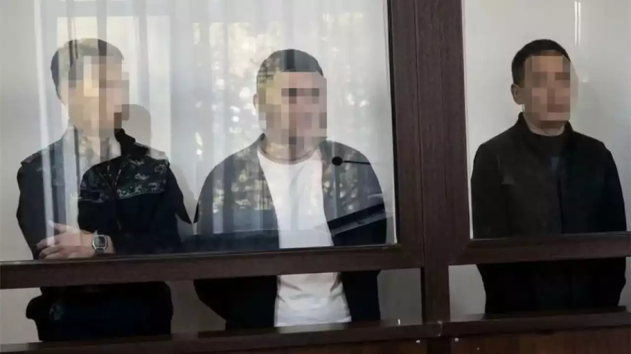 Атырауда 1,1 млрд теңгелік алаяқтық жасаған «Абырой Авто» автосалонының басшылары сотталды
